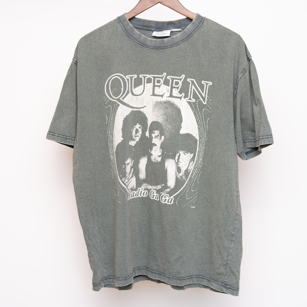 Official QUENN Merch Washed Graphic T-shirt in Green Size XL